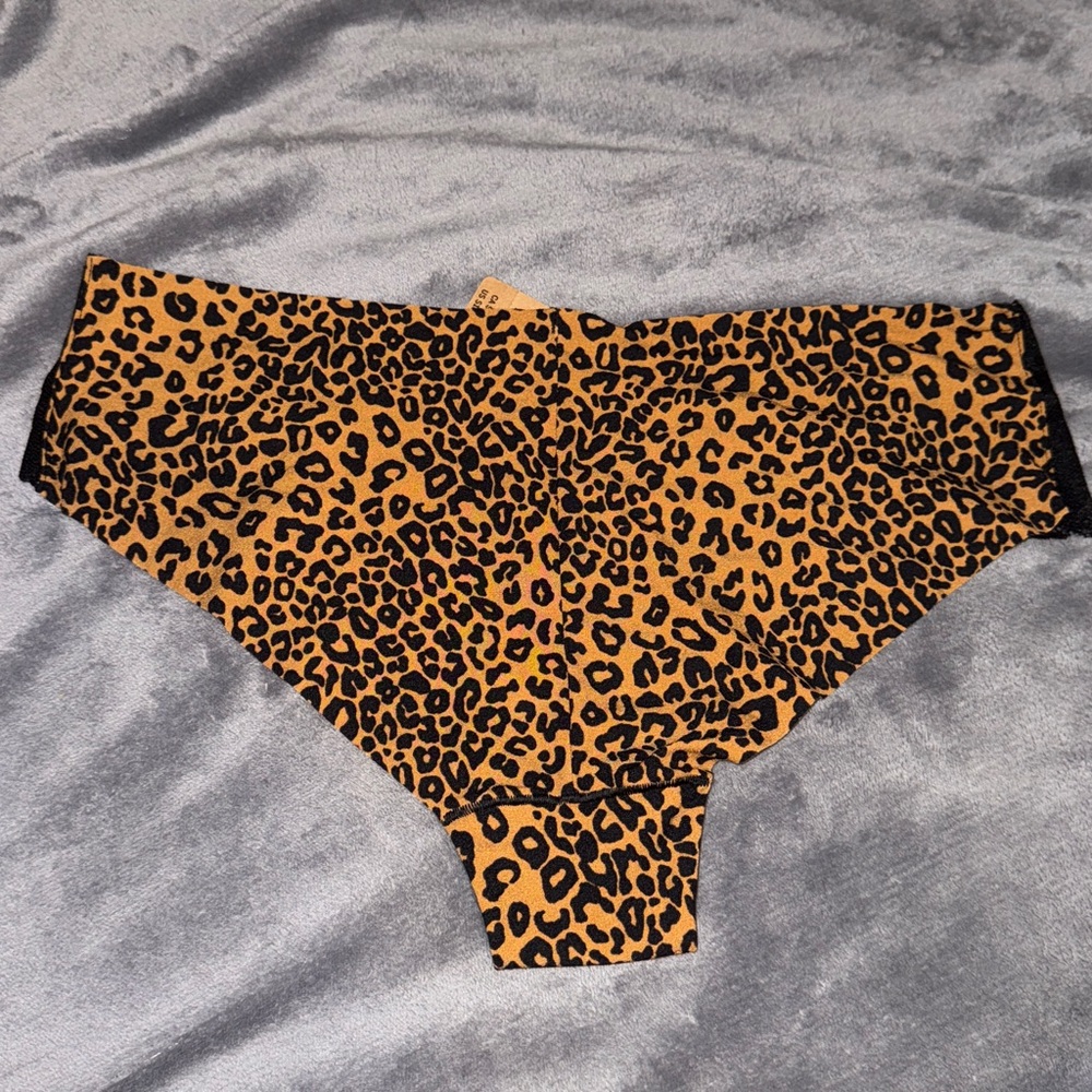 2 pair VS Pink undies XXL - Picture 8 of 8